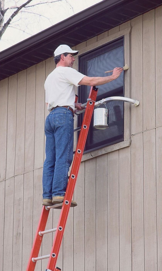 Fiberglass Extension Ladders with Aluminum Rings 28 Step 300 Lb. Capacity