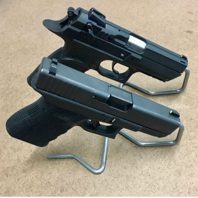 Single Counter Handgun Display 5 pcs